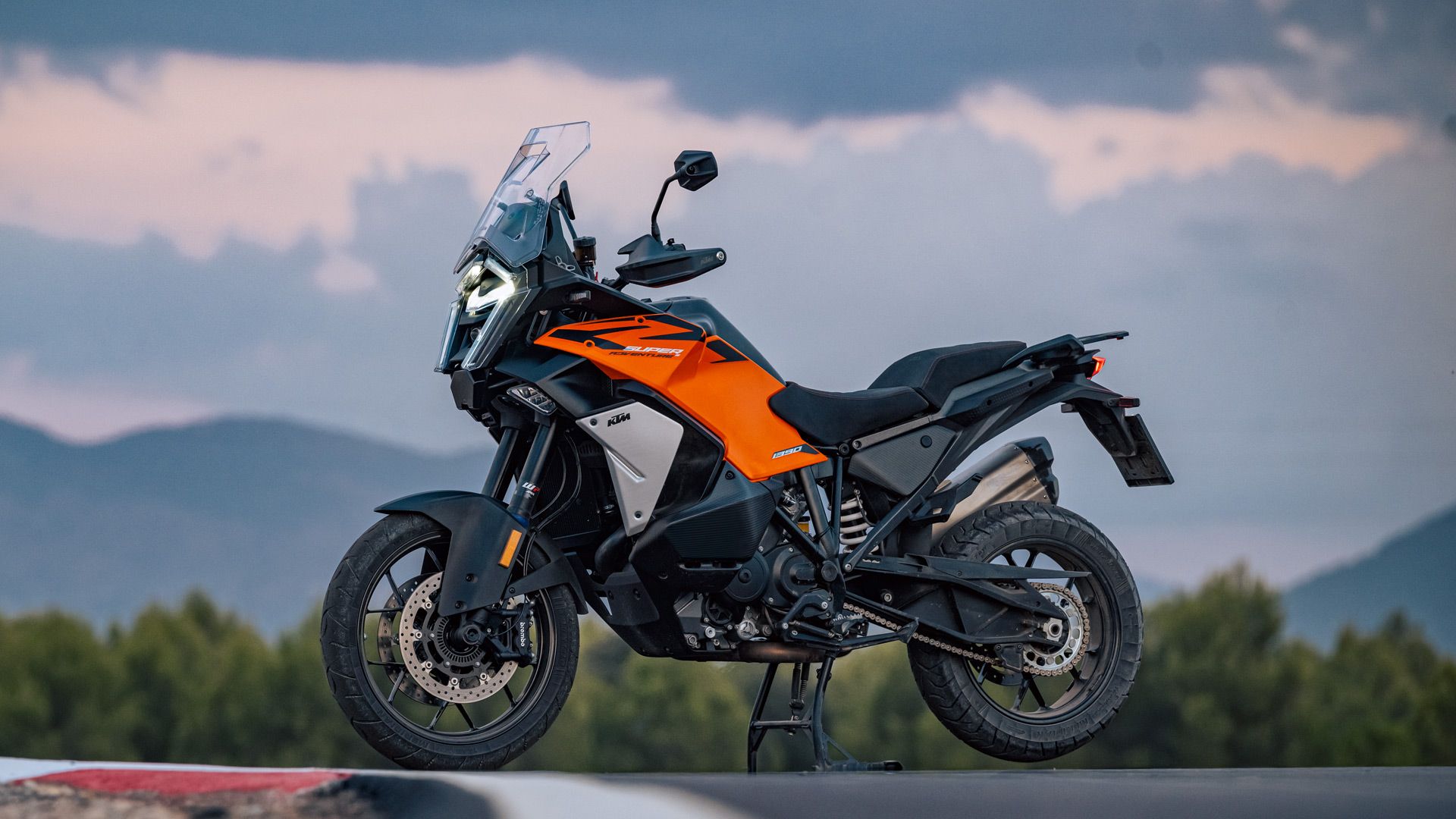 KTM 1390 Super Adventure S EVO 2025 Estatica (2)