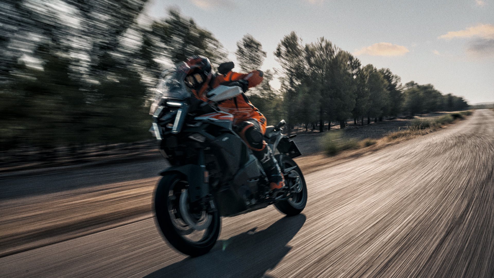 KTM 1390 Super Adventure S EVO 2025 Estatica (3)