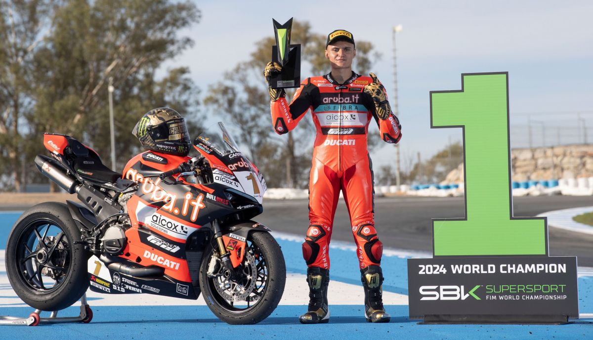 Adrián Huertas, campeón del mundo de Supersport 2024
