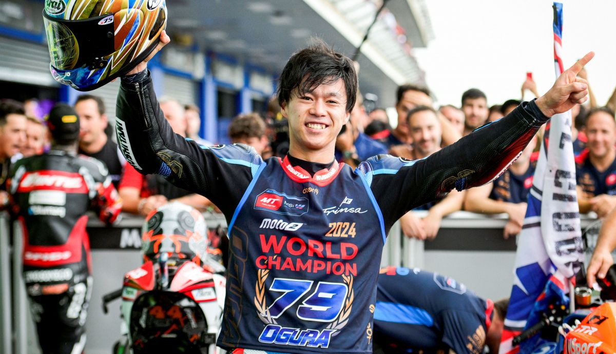 Ai Ogura festeja su título mundial, Moto2 Tailandia 2024 Ai Ogura festeja su título mundial, Moto2 Tailandia 2024