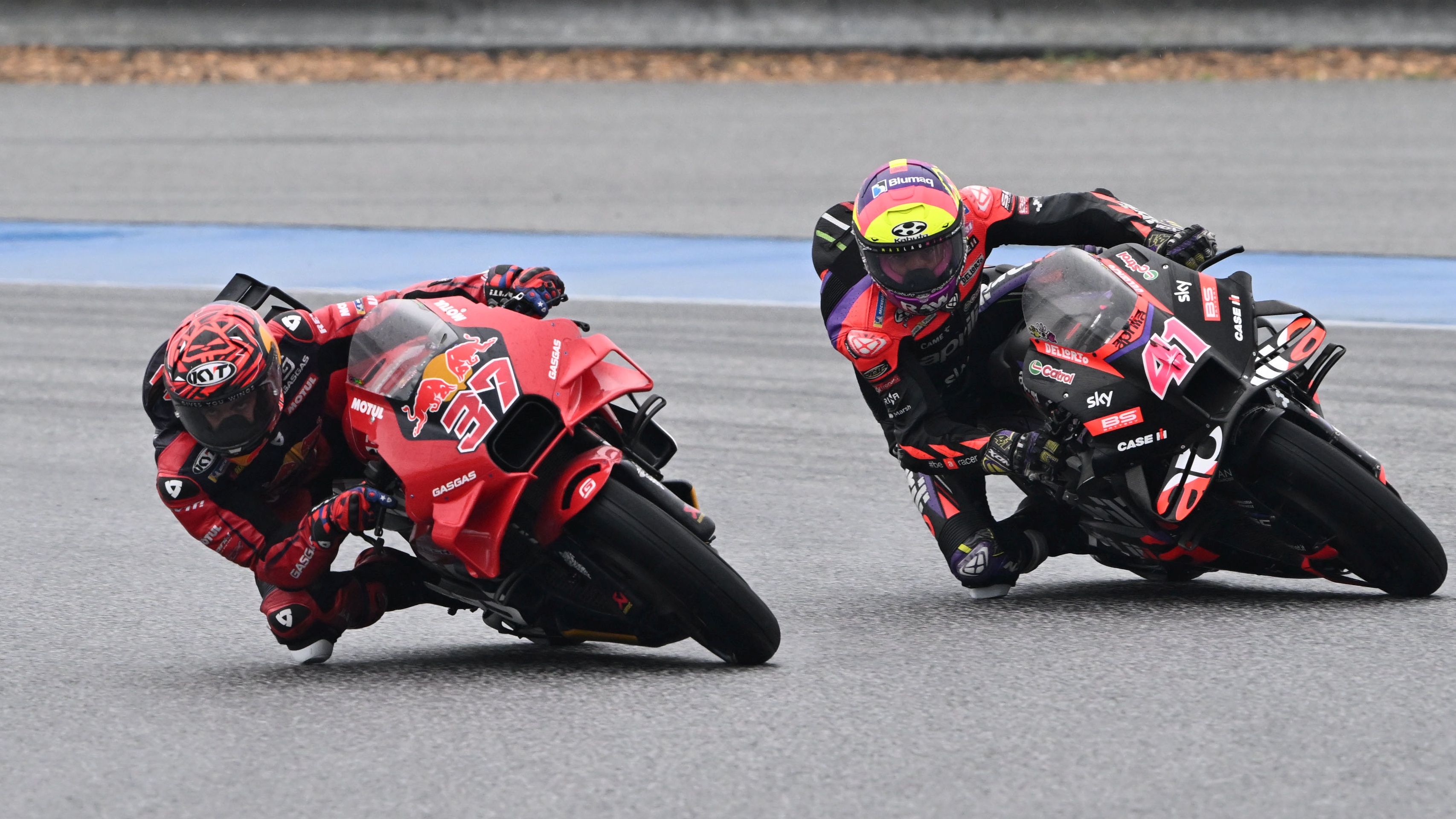 Augusto Fernández supera a Aleix Espargaró, MotoGP Tailandia 2024