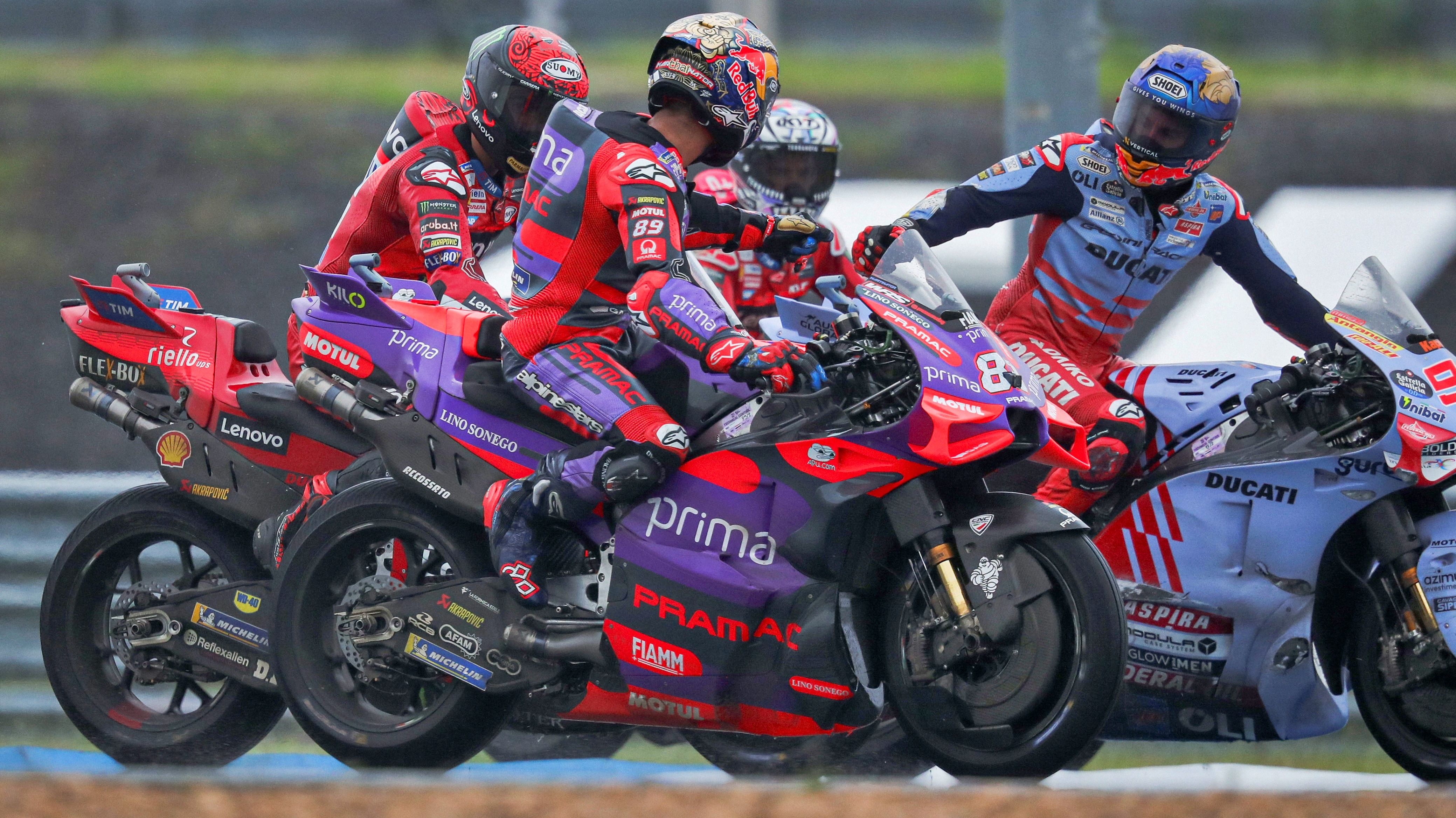 Jorge Martín, Pecco Bagnaia y Marc Márquez tras acabar la carrera, MotoGP Tailandia 2024