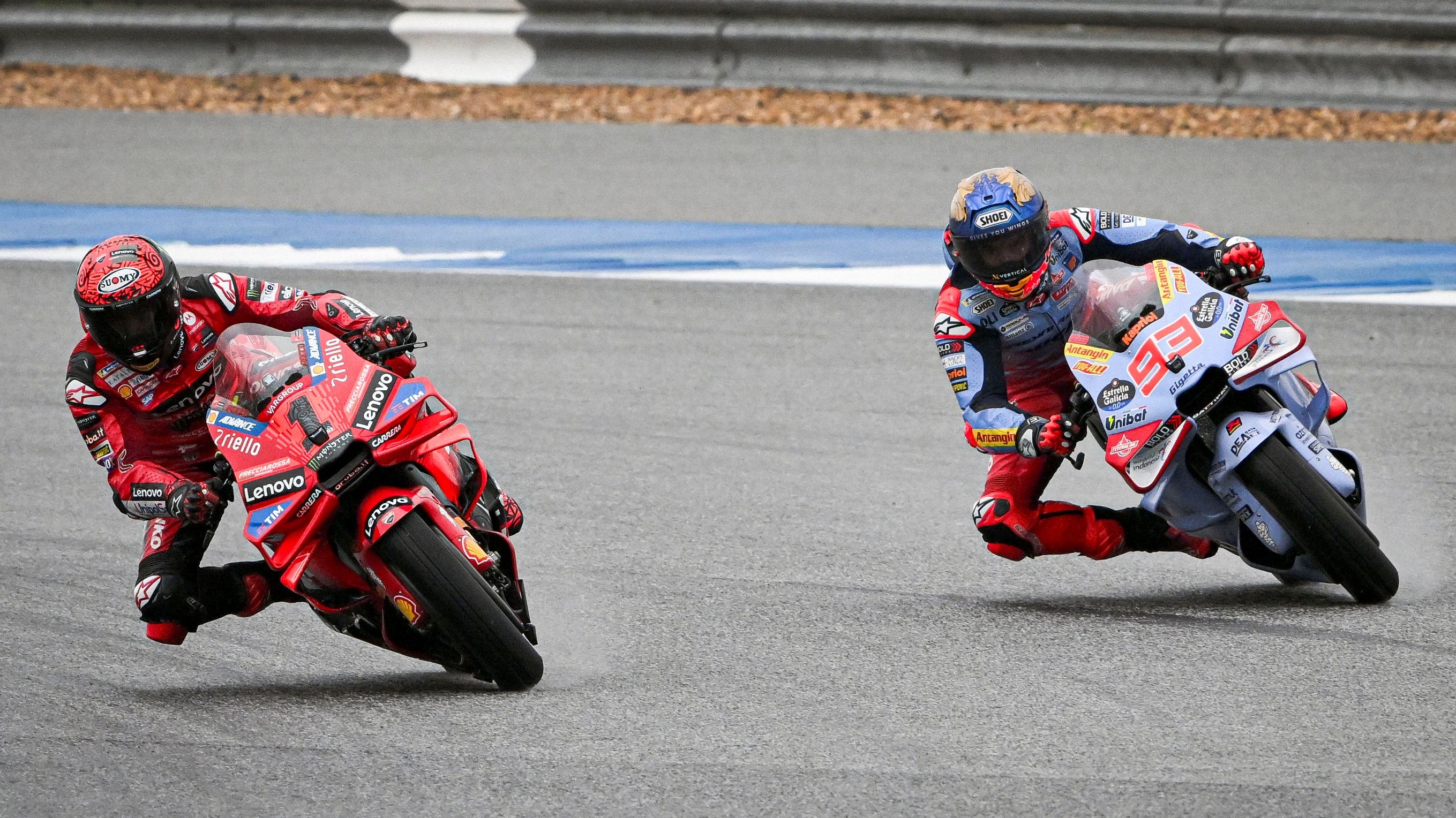 Pecco Bagnaia recupera el interior ante Marc Márquez, MotoGP Tailandia 2024