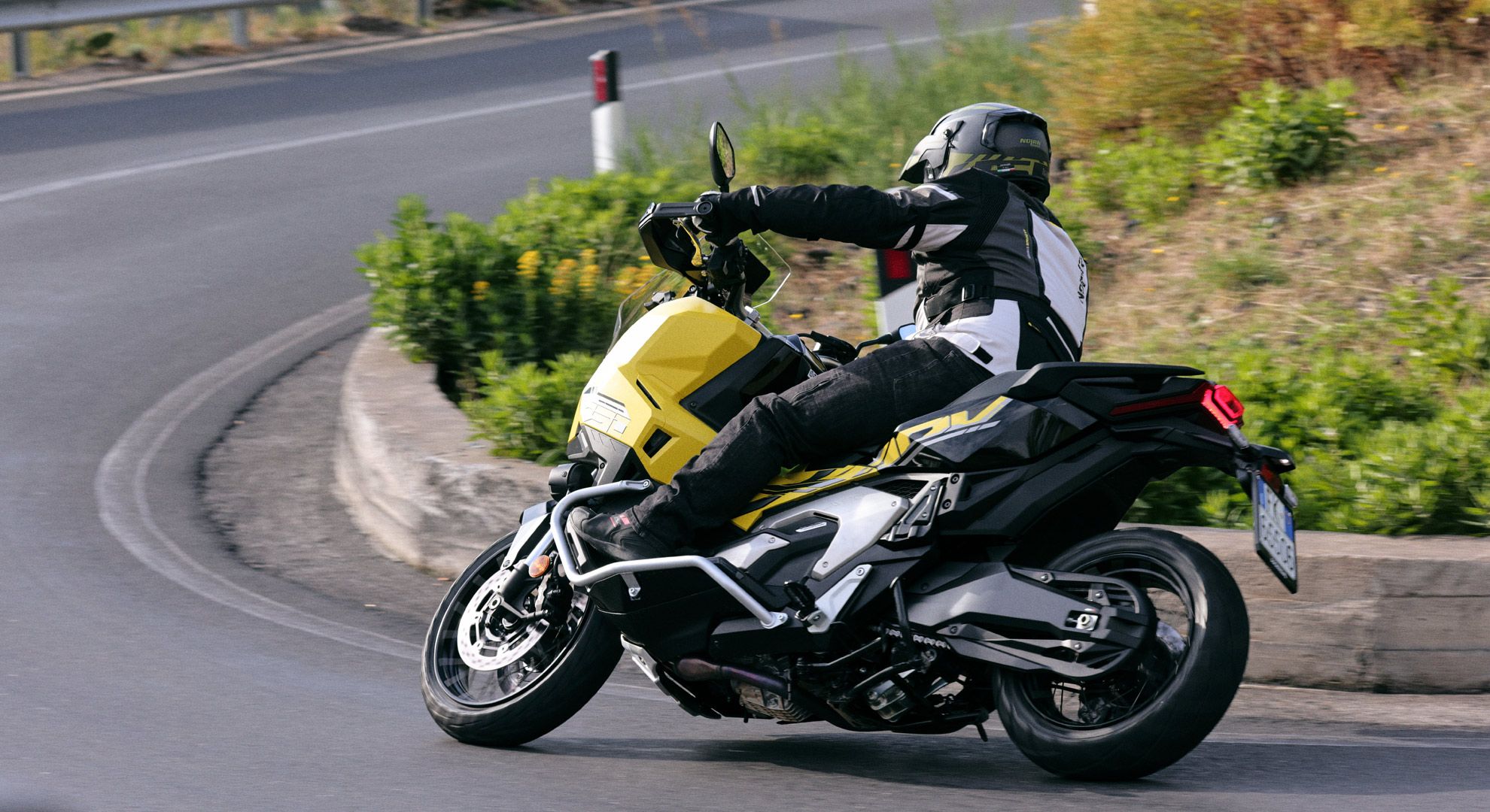 Honda X ADV 2025 (14)