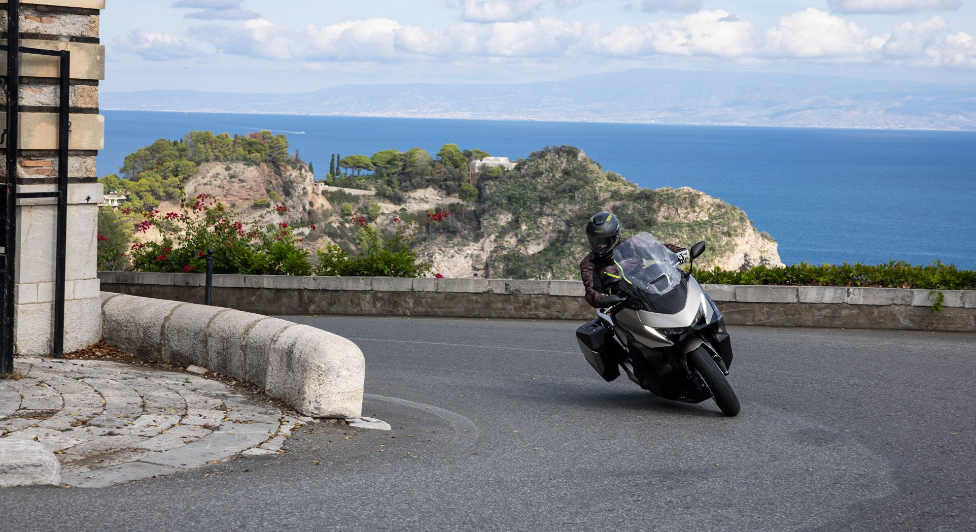 Honda Forza 750 2025