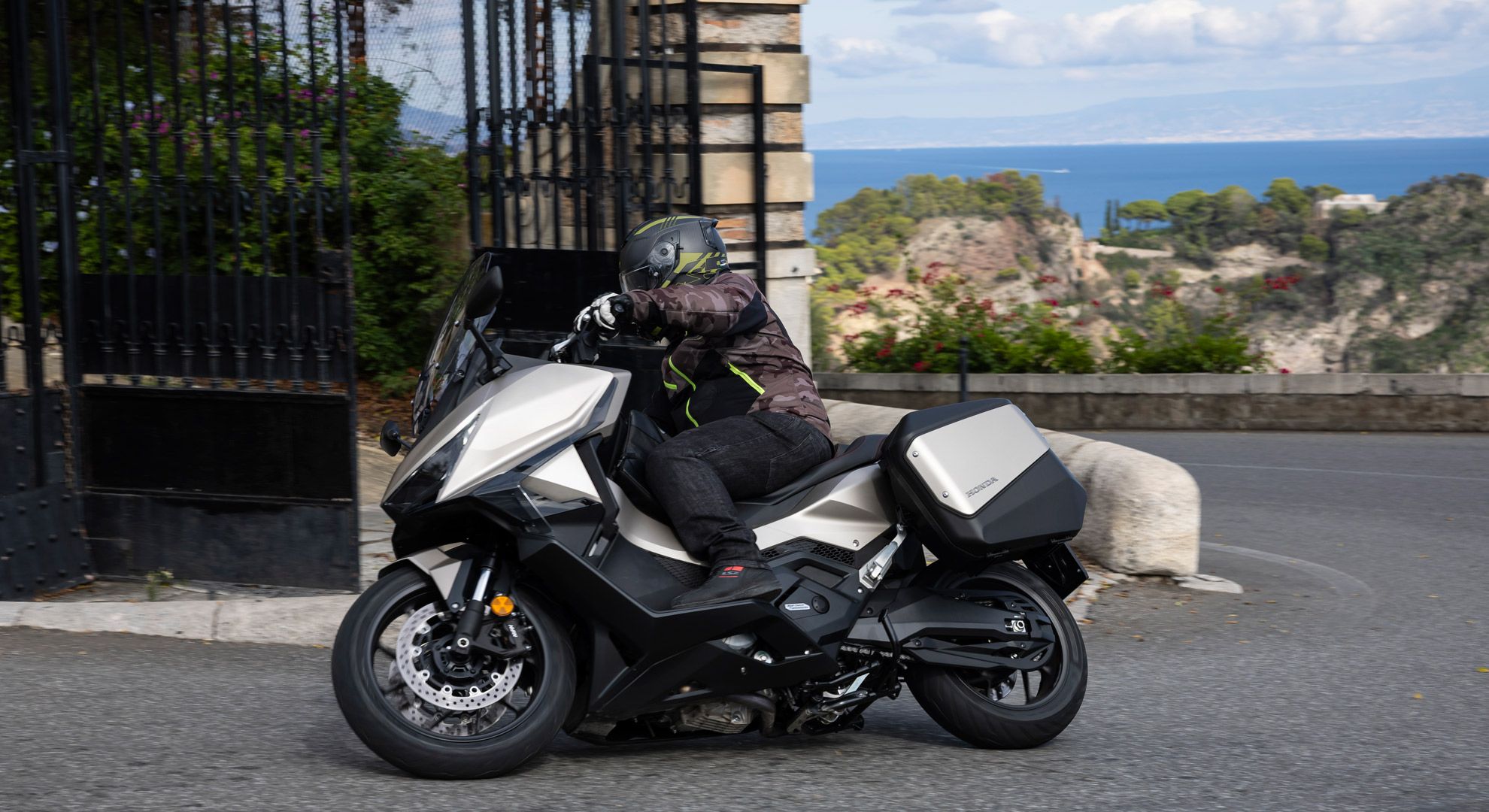 Honda Forza 750 2025