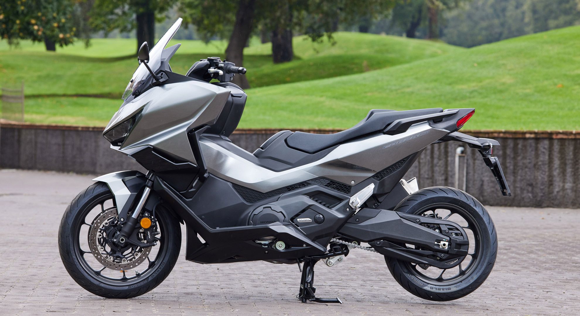 Honda Forza 750 2025