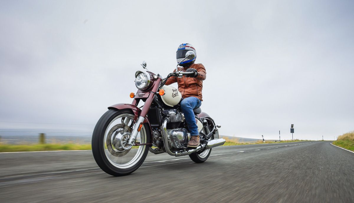 RoyalEnfield Classic650 accion (3)