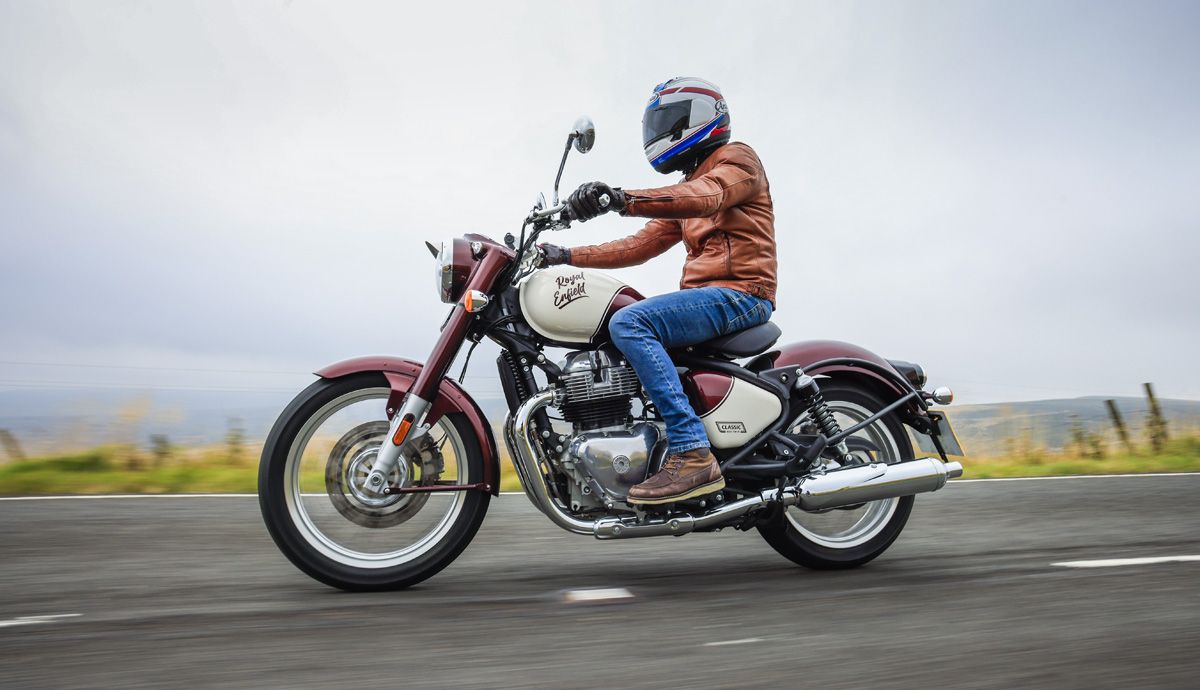 RoyalEnfield Classic650 accion (4)