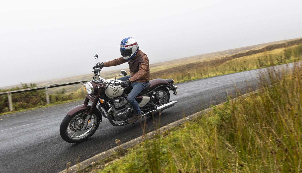 RoyalEnfield Classic650 accion (2)
