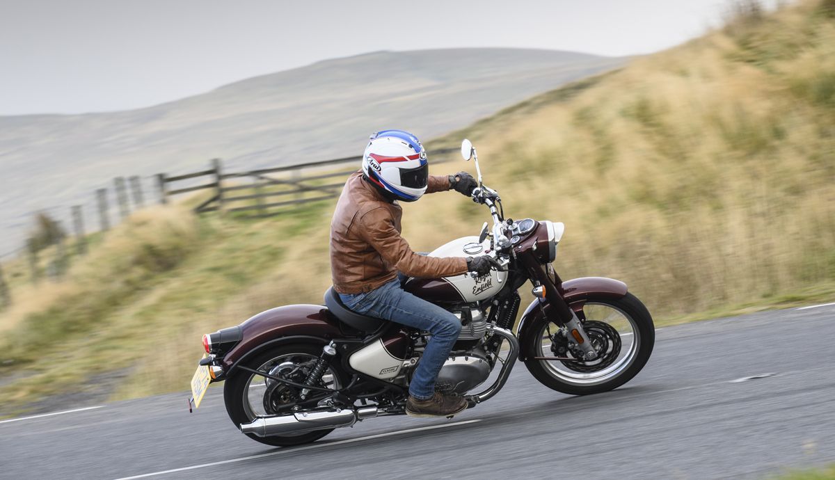 RoyalEnfield Classic650 accion (6)