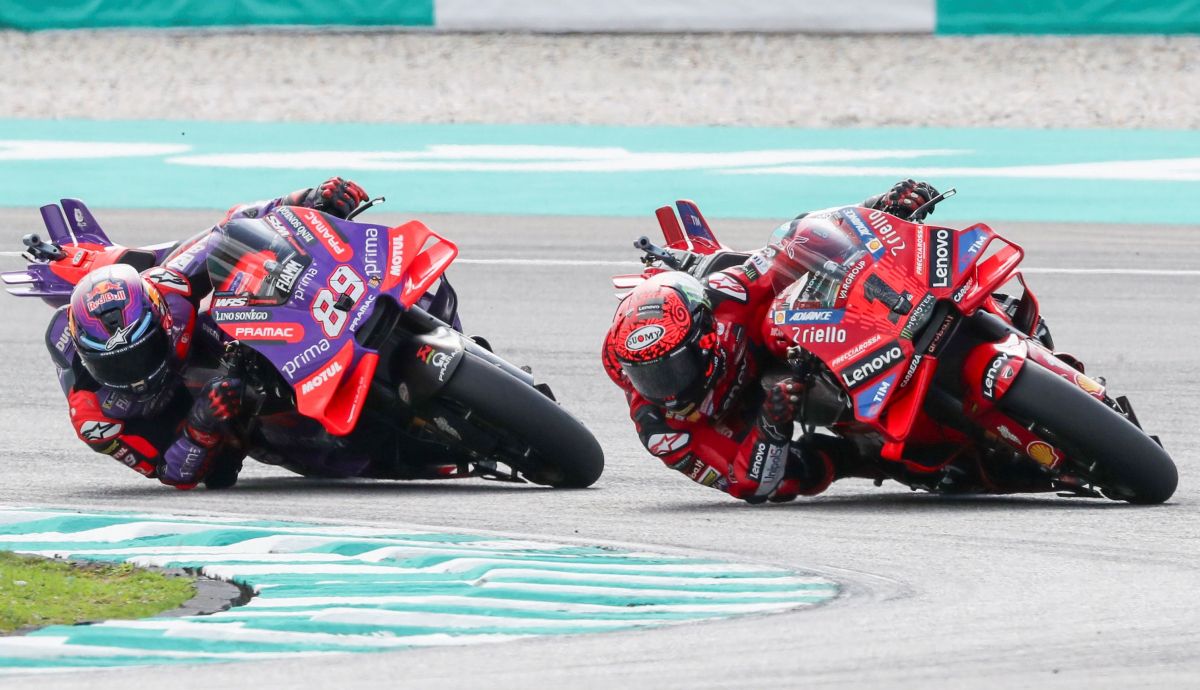 Pecco Bagnaia y Jorge Martín en la carrera de MotoGP 2024 en Malasia