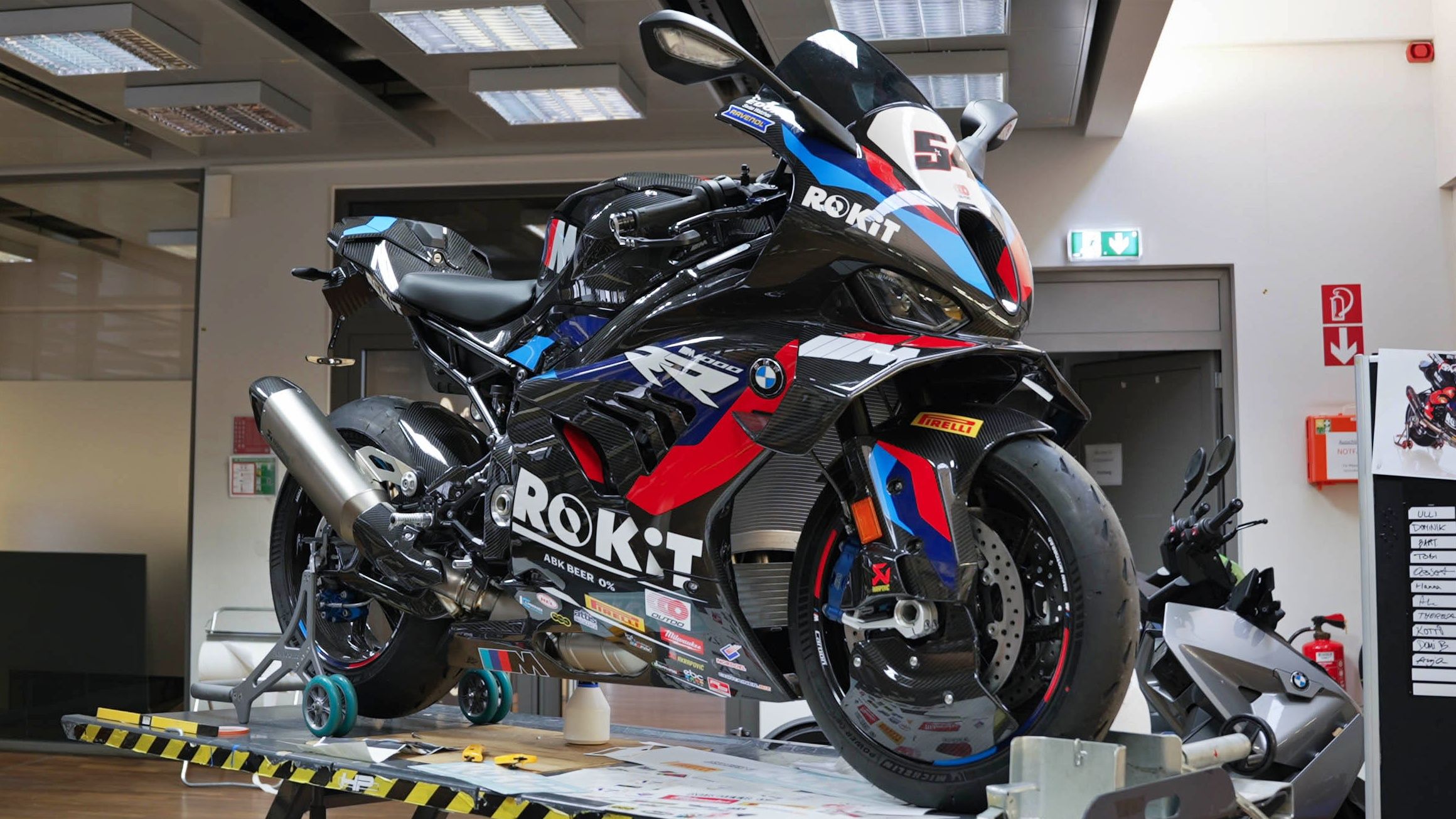 BMW M 1000 RR WSBK Champion Edition por el título de Toprak Razgatlioglu