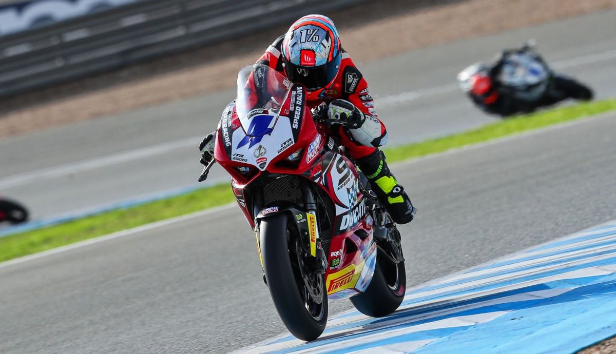 Eric Fernández redondeó su título de Supersport con dos triunfos más Eric Fernández redondeó su título de Supersport con dos triunfos más