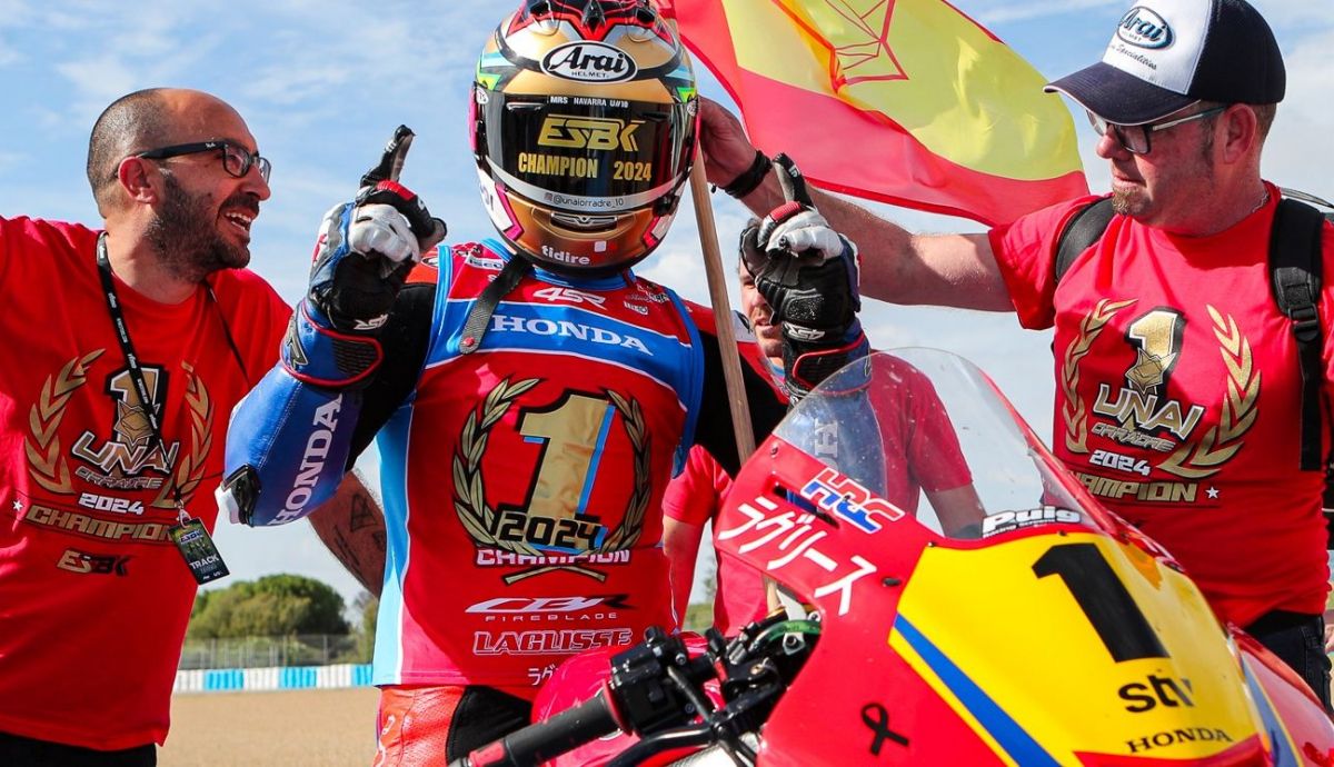 Unai Orradre festeja su título de campeón de España de Superbike 2024