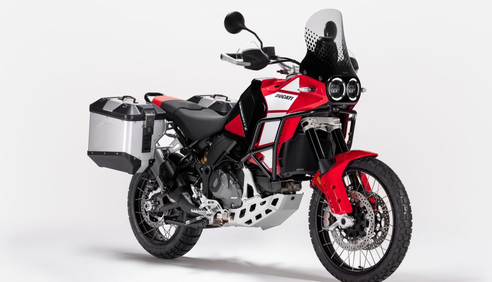 MY25 DUCATI DESERTX DISCOVERY  001  UC652587 High