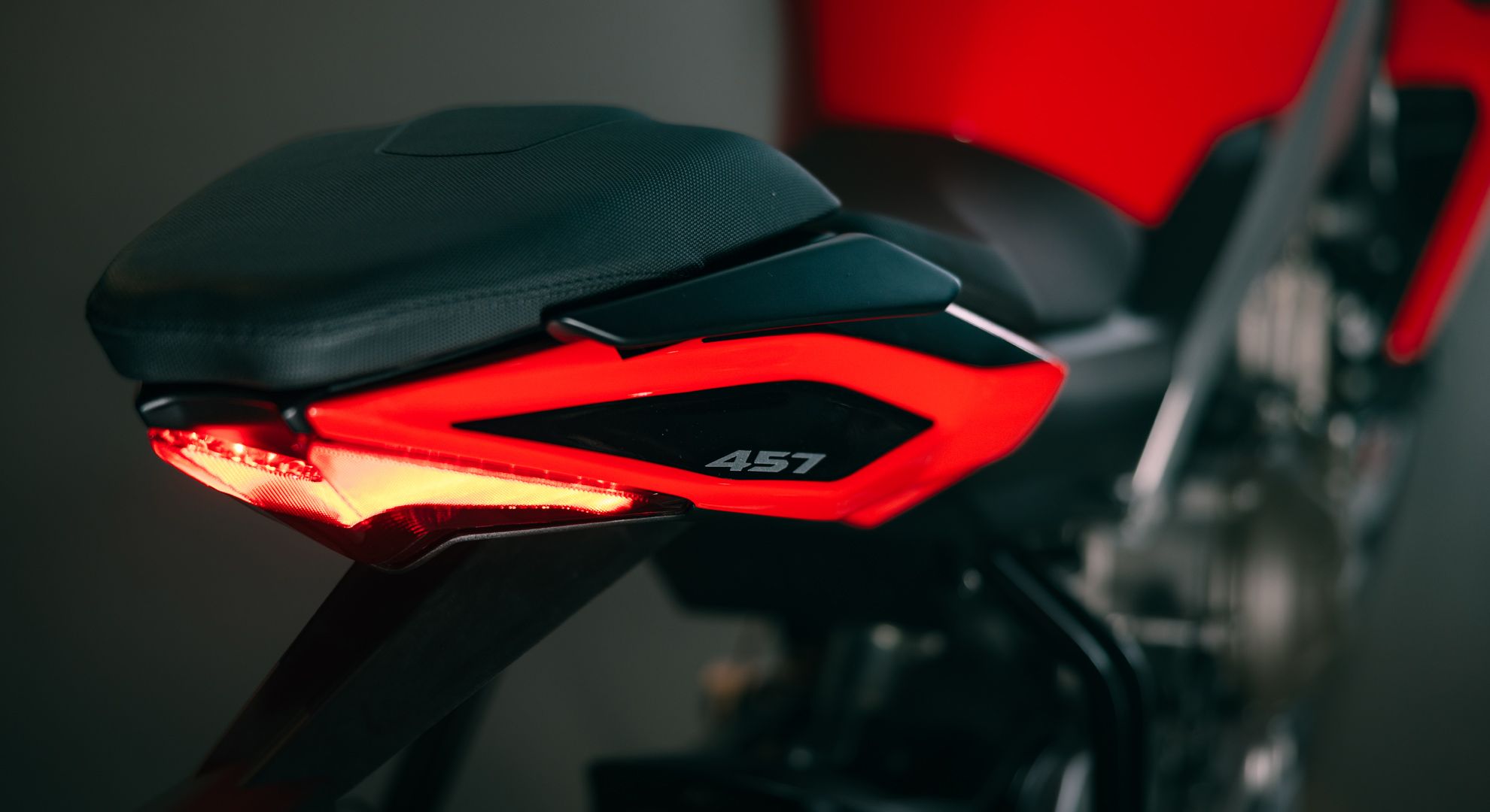 Aprilia Tuono 457