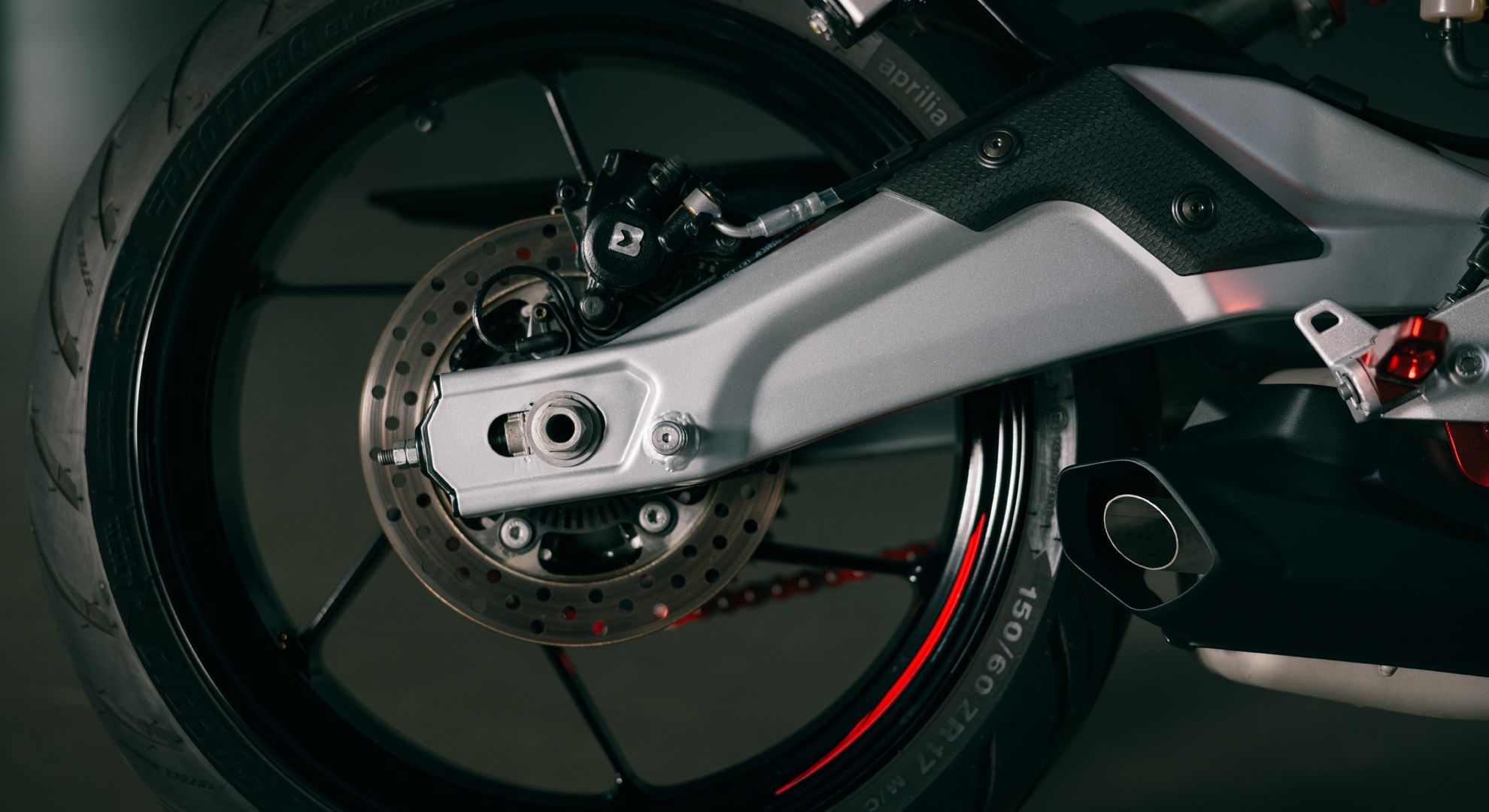 Aprilia Tuono 457