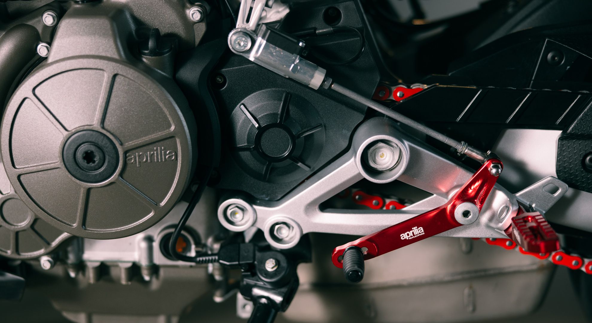 Aprilia Tuono 457