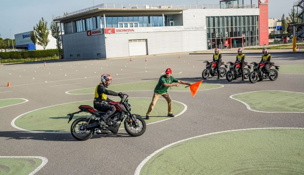 Curso Motociclietas125cc 1 Curso Motociclietas125cc 1