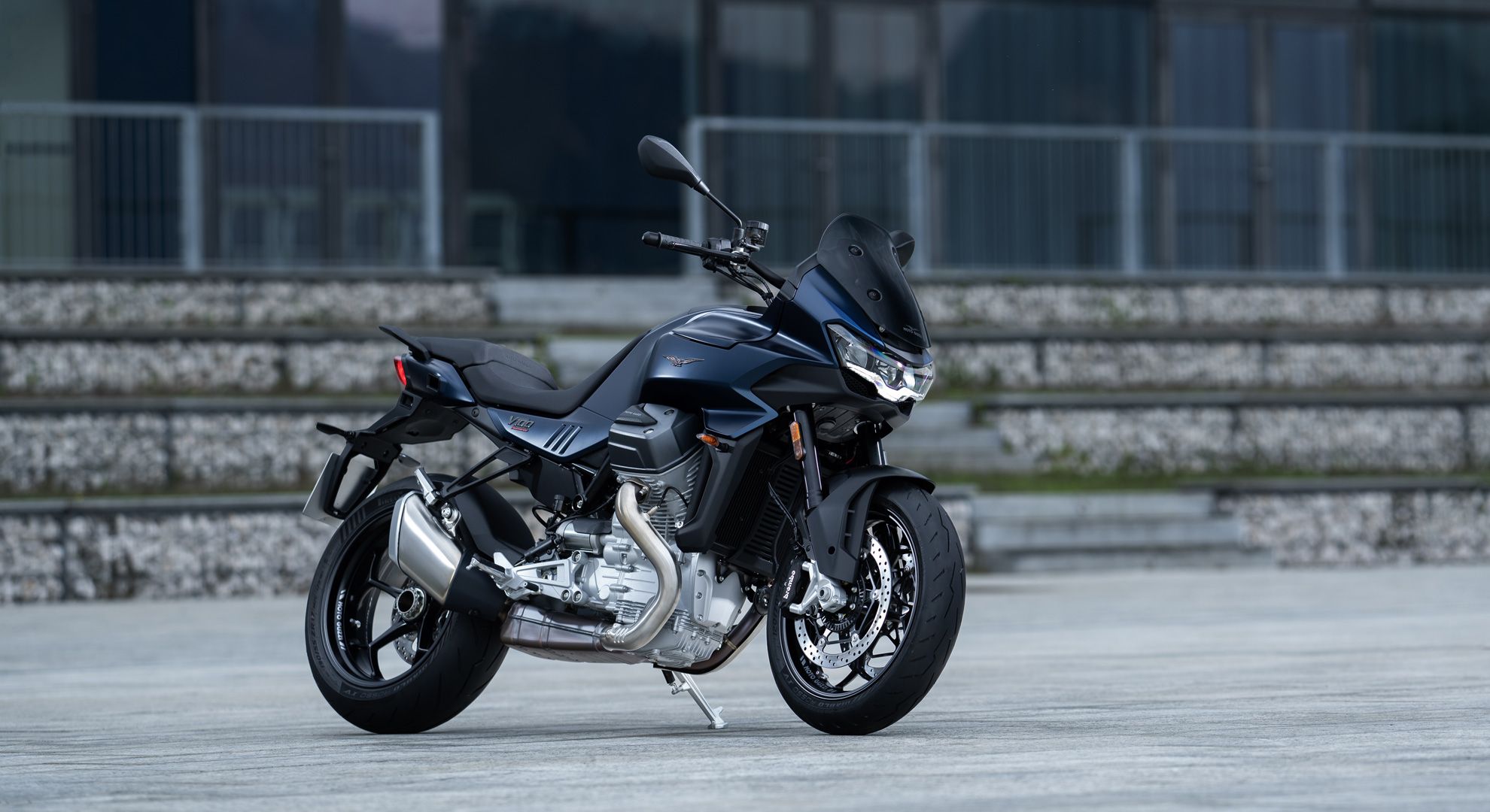 Moto Guzzi V100 Mandello 2025