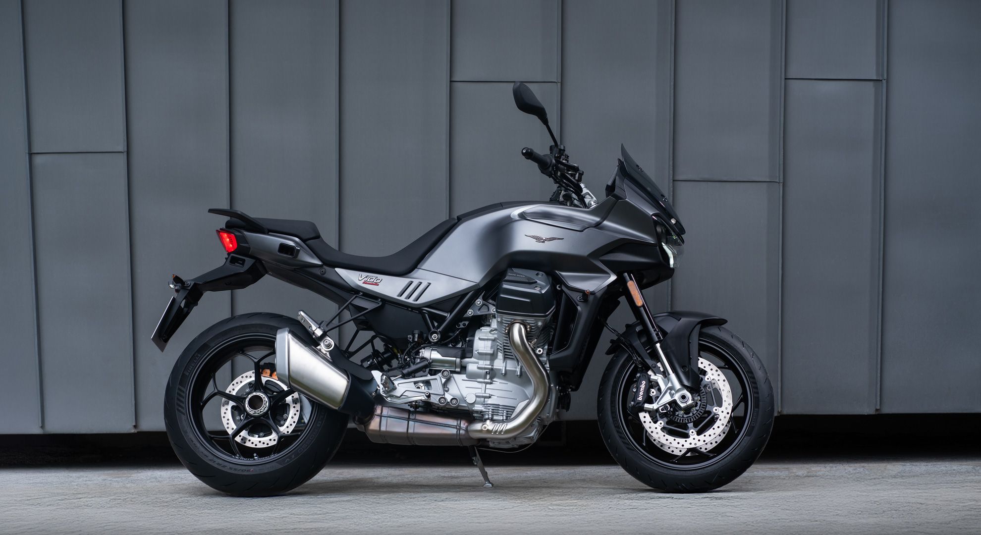 Moto Guzzi V100 Mandello 2025