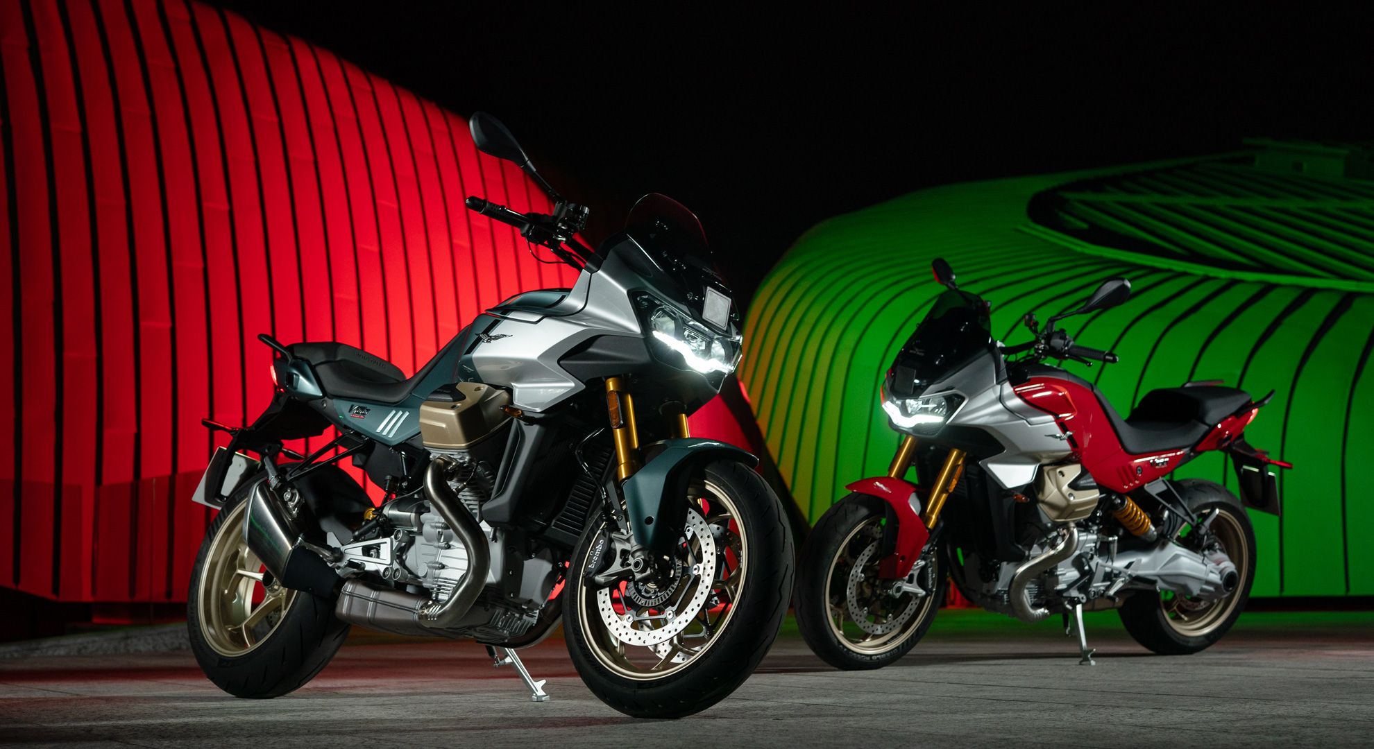 Moto Guzzi V100 Mandello S 2025