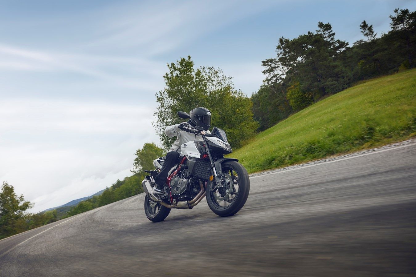 Honda CB750F Hornet 2025 accoin (8)