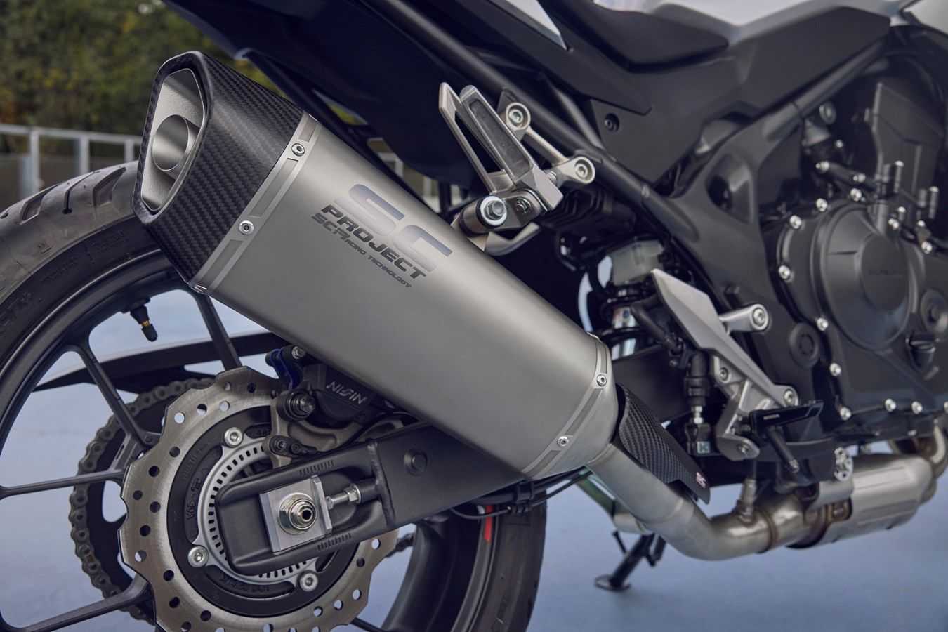Honda CB750F Hornet 2025 detalles (4)