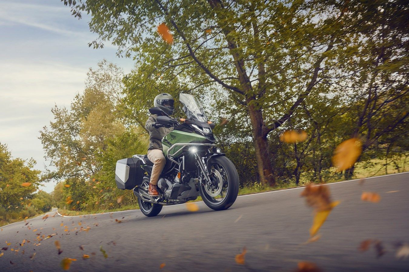 Honda NC750X 2025 accion (2)