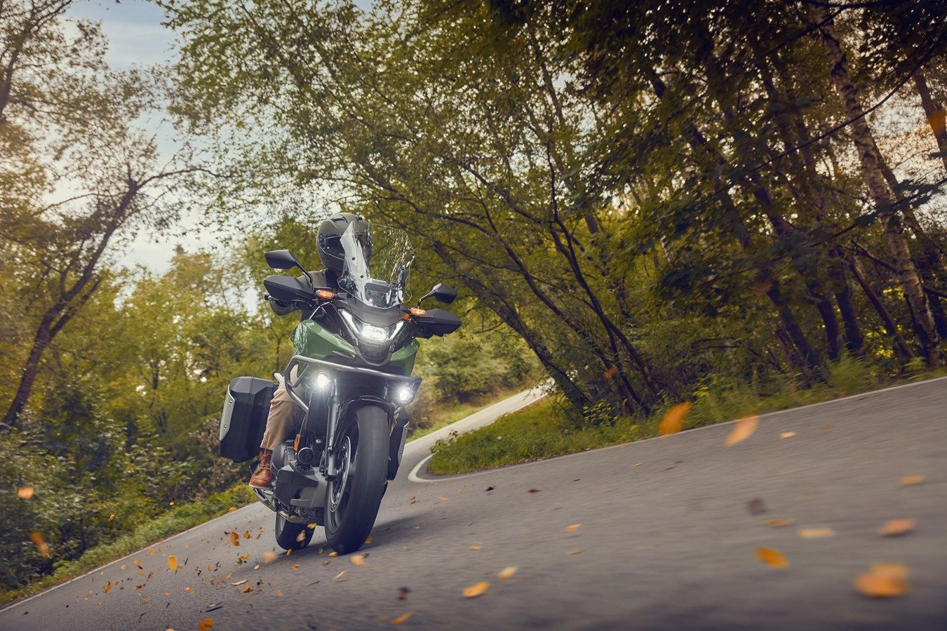 Honda NC750X 2025 accion (13)