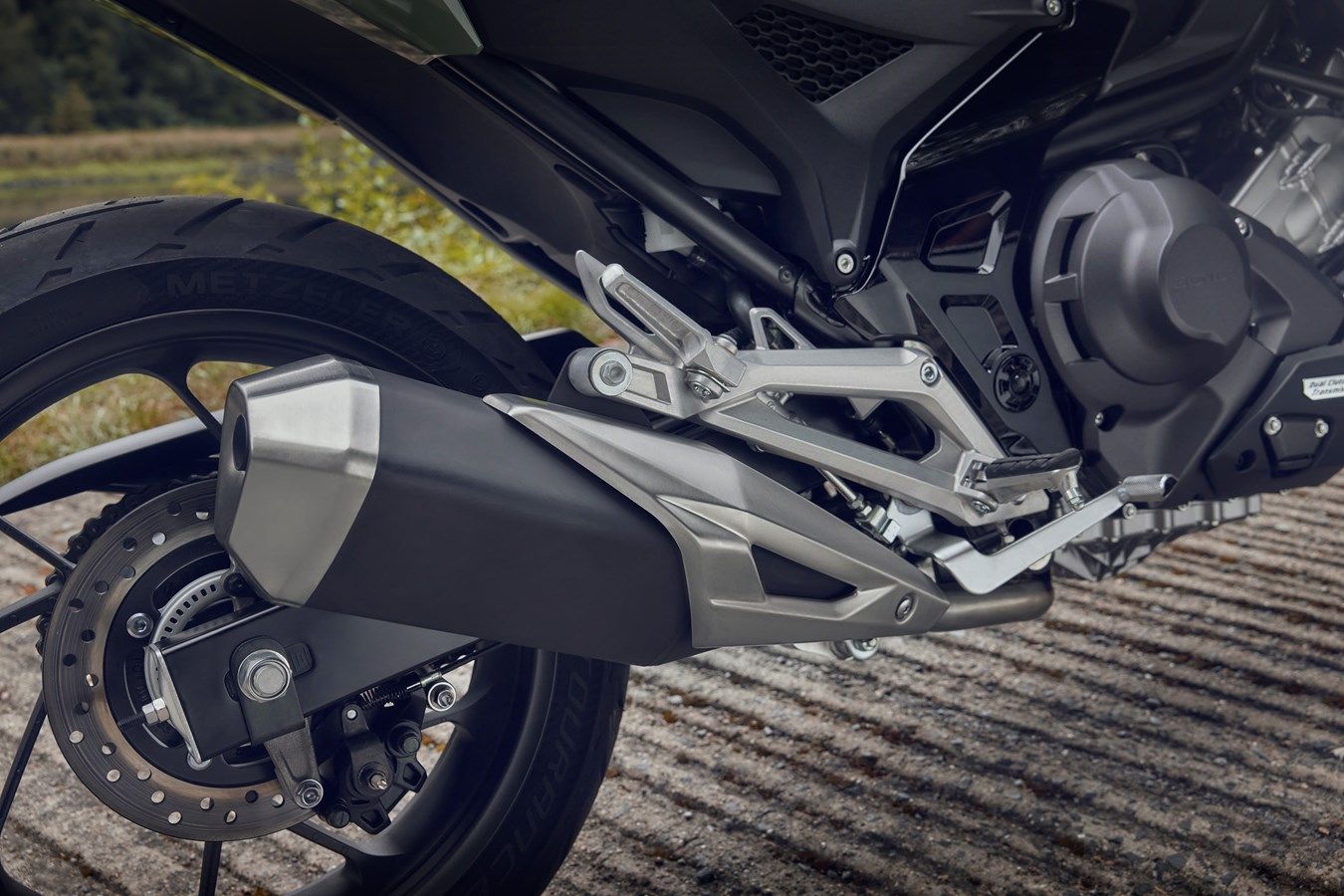 Honda NC750X 2025 detalles (5)