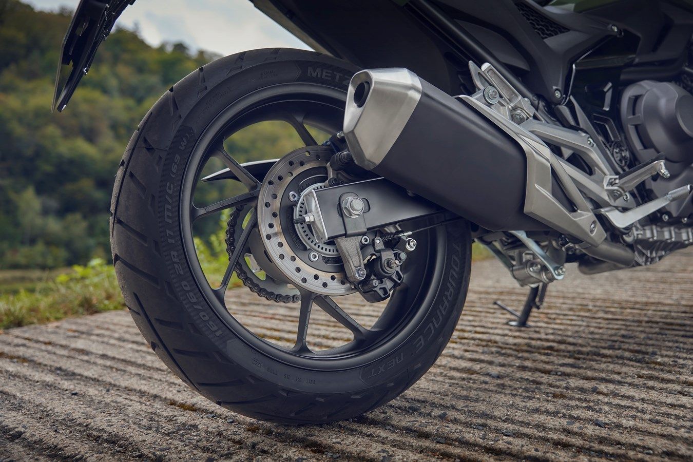 Honda NC750X 2025 detalles (10)