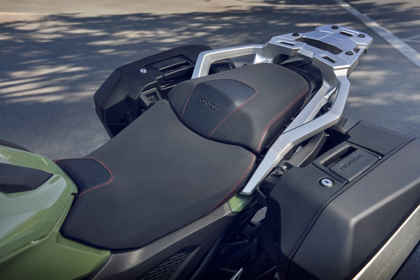Honda NC750X 2025 detalles (14)