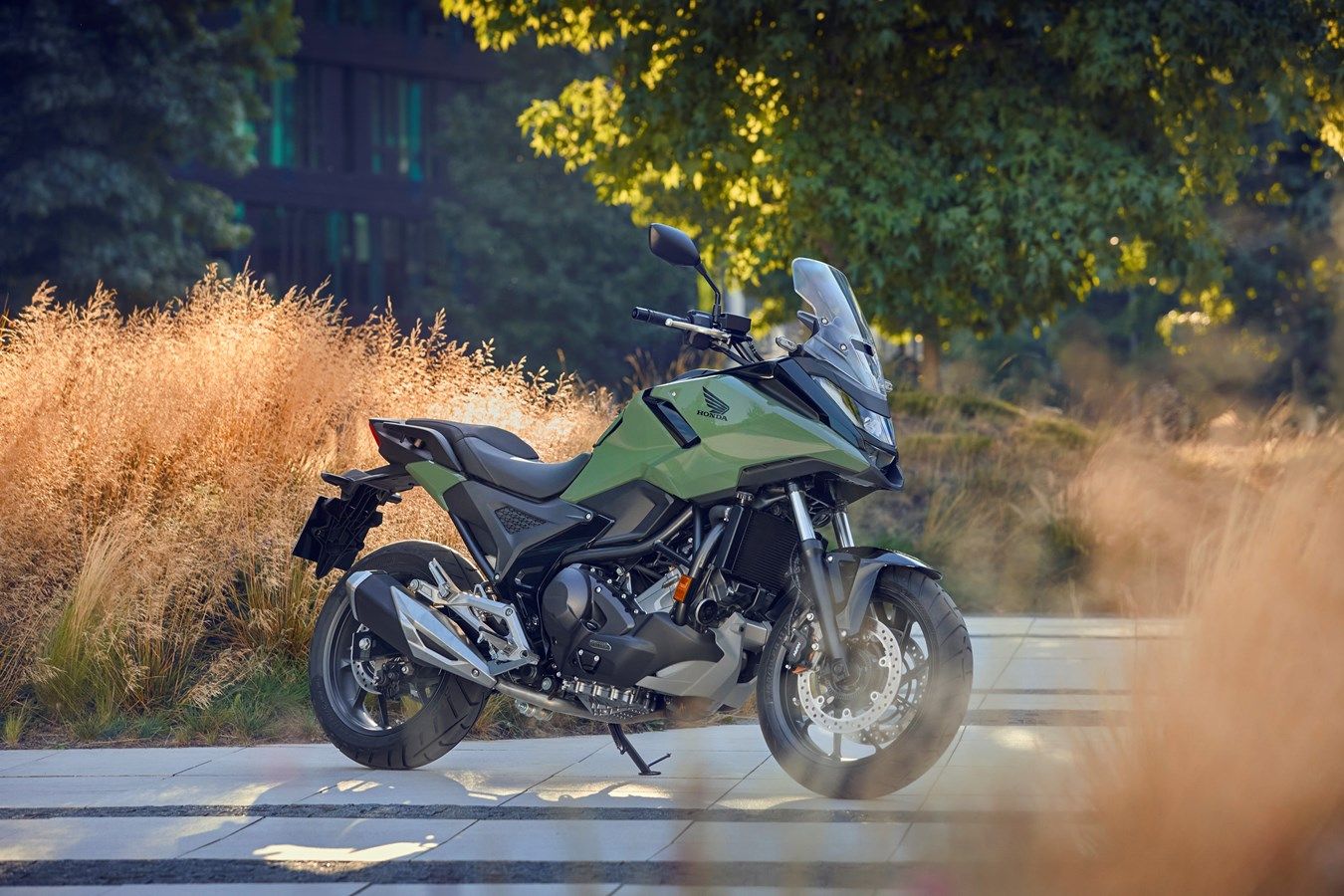 Honda NC750X 2025 estatica (1)