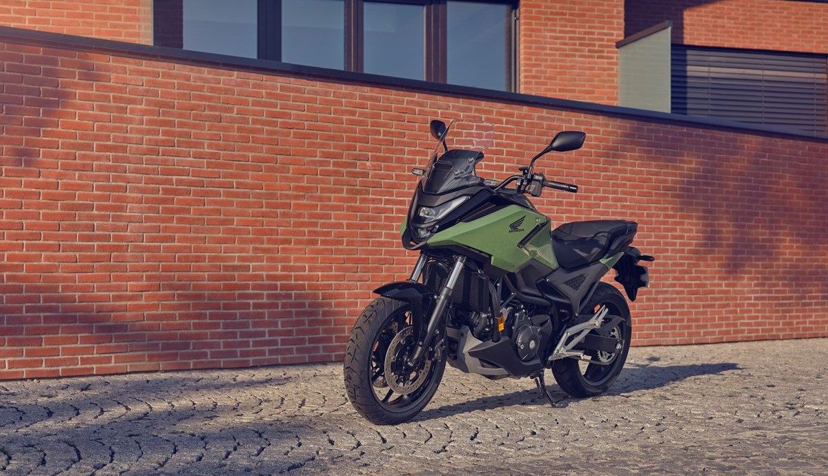 Honda NC750X 2025 estatica (5)