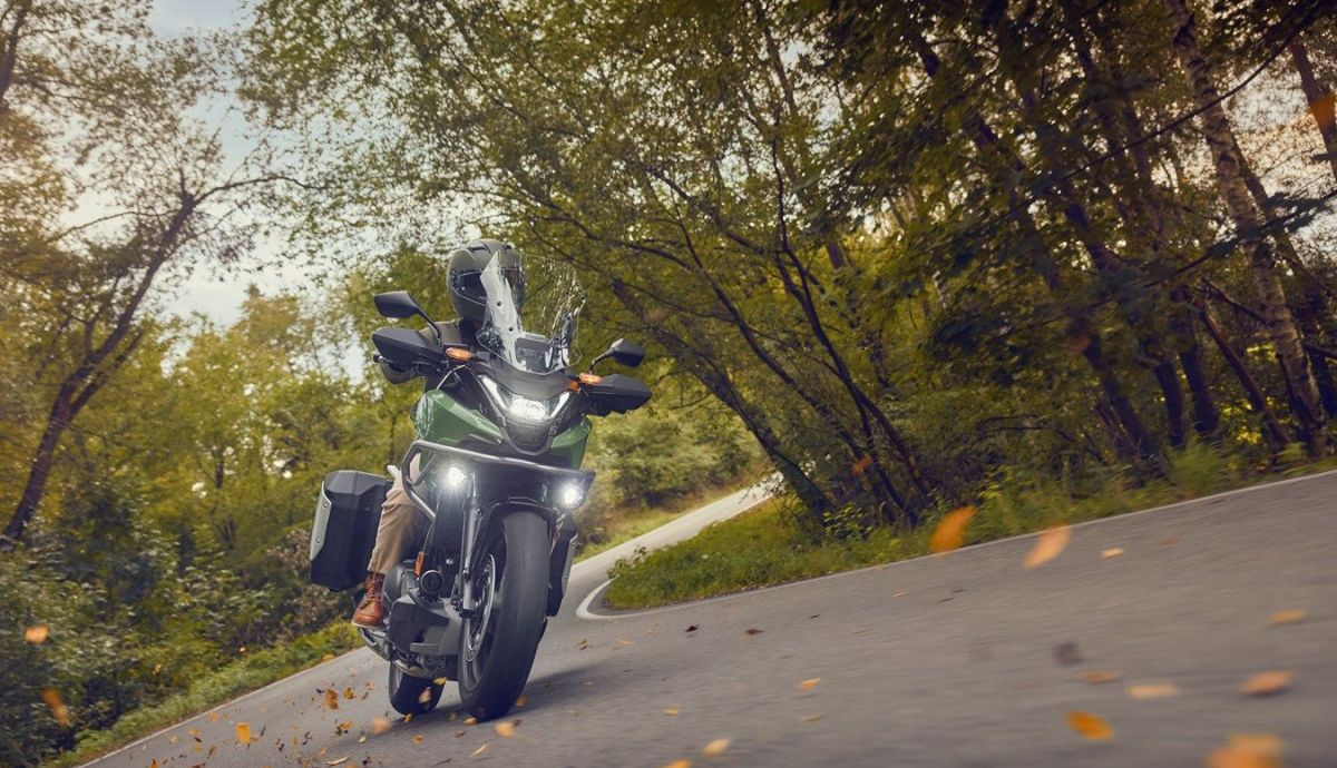 Honda NC750X 2025 accion (13)
