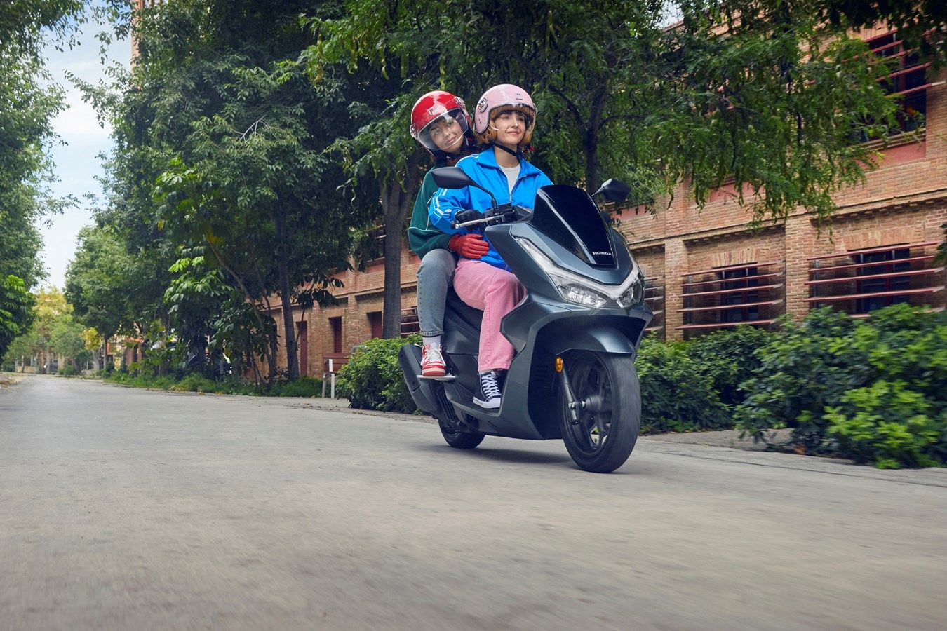 Honda PCX125 2025 accion (3)