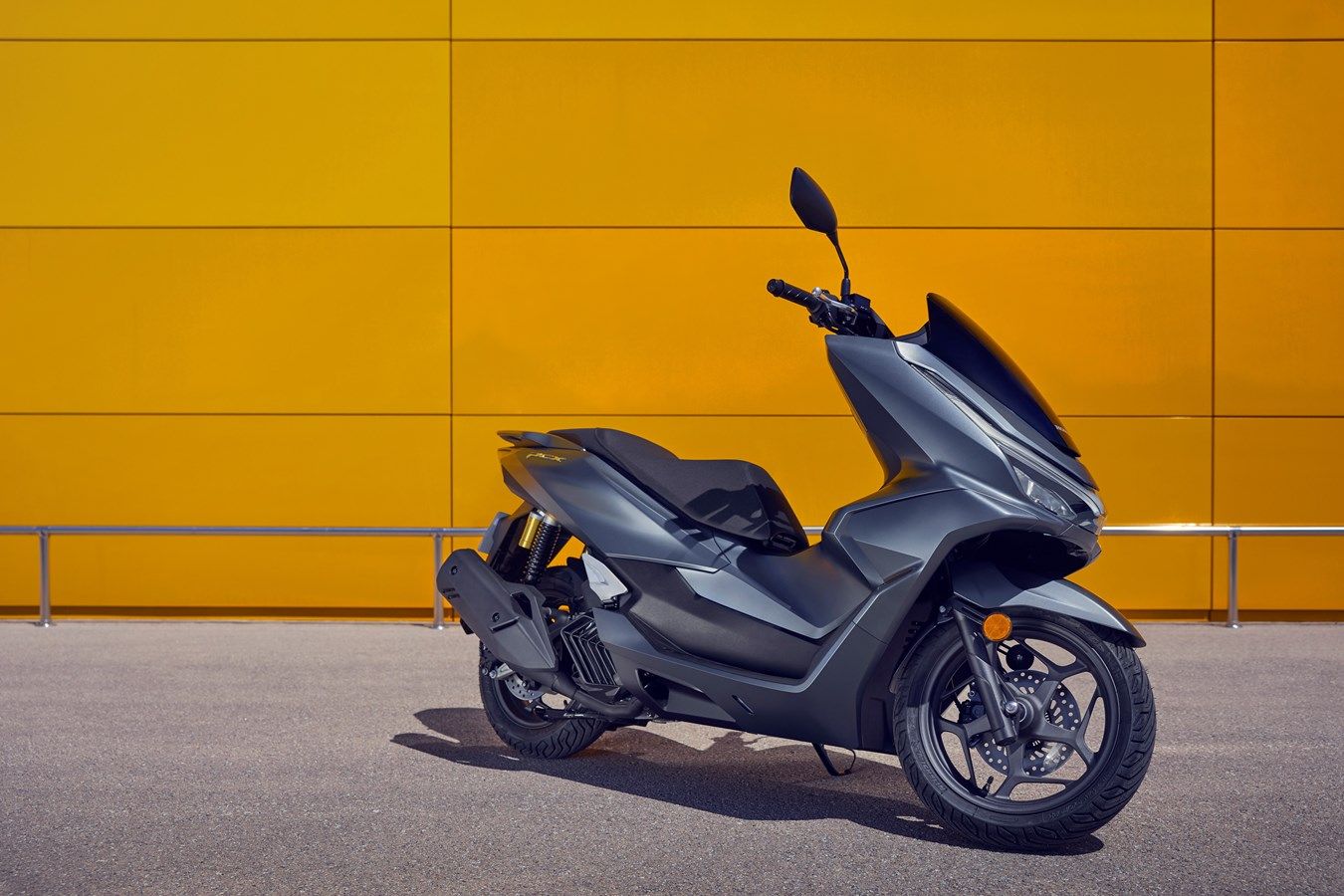 Honda PCX125 2025 estatica (1)