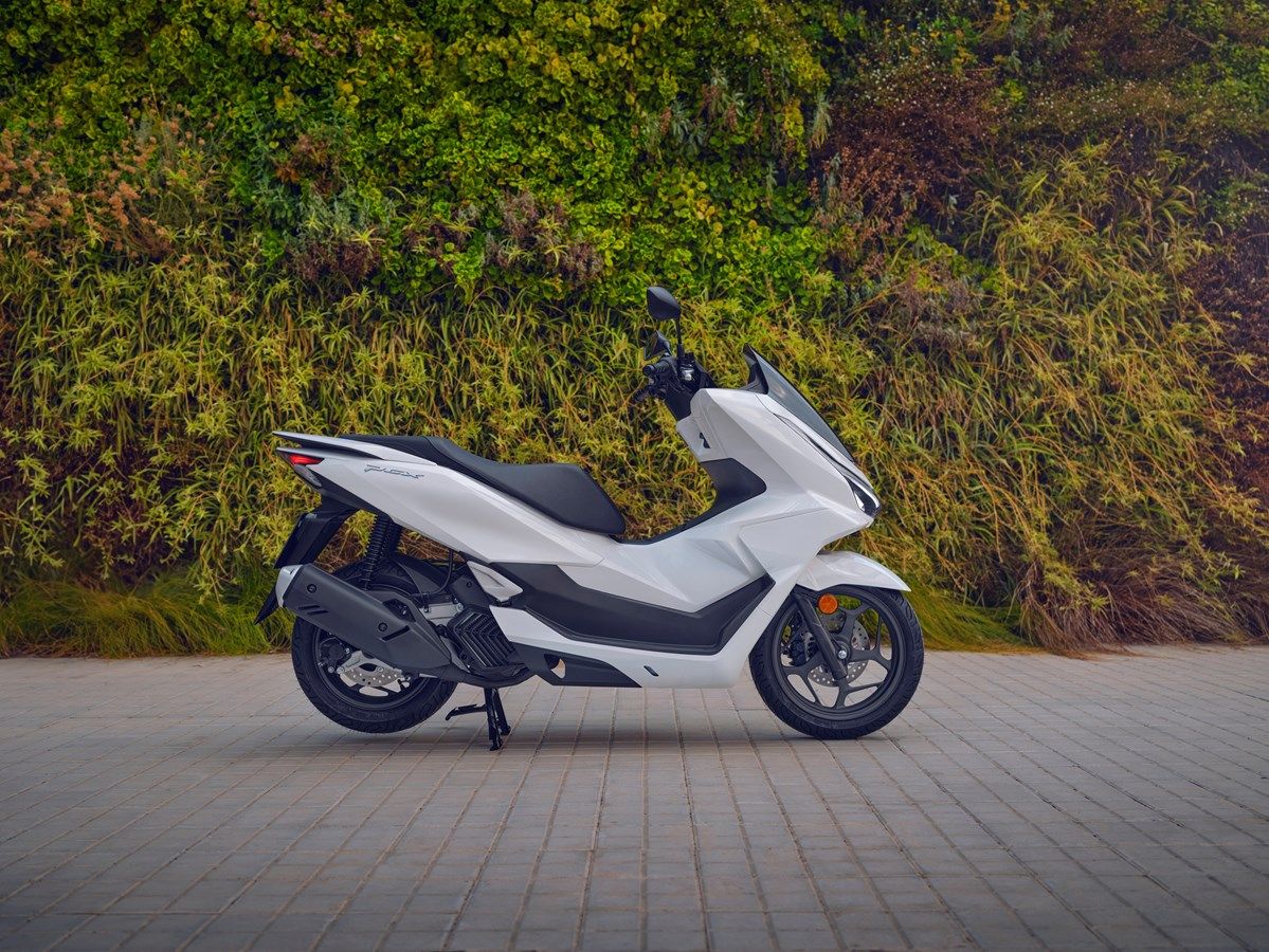 Honda PCX125 2025 estatica (6)