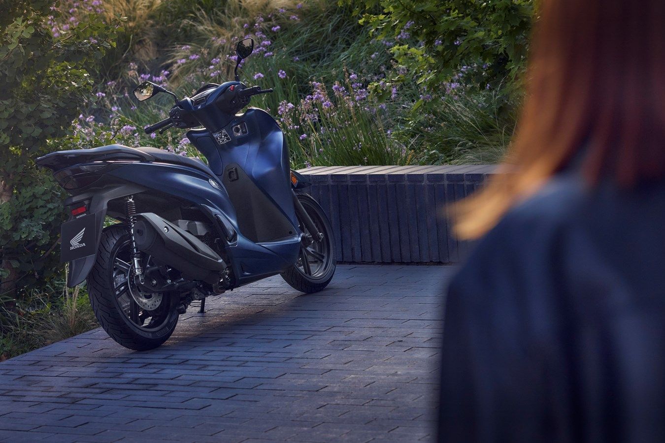 Honda SH350i 2025 estatica (0)