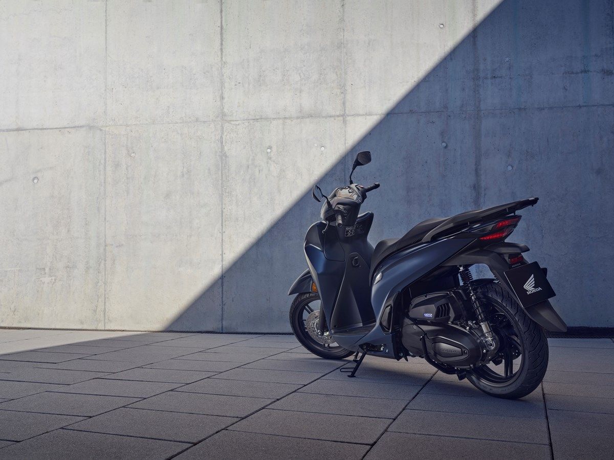 Honda SH350i 2025 estatica (2)