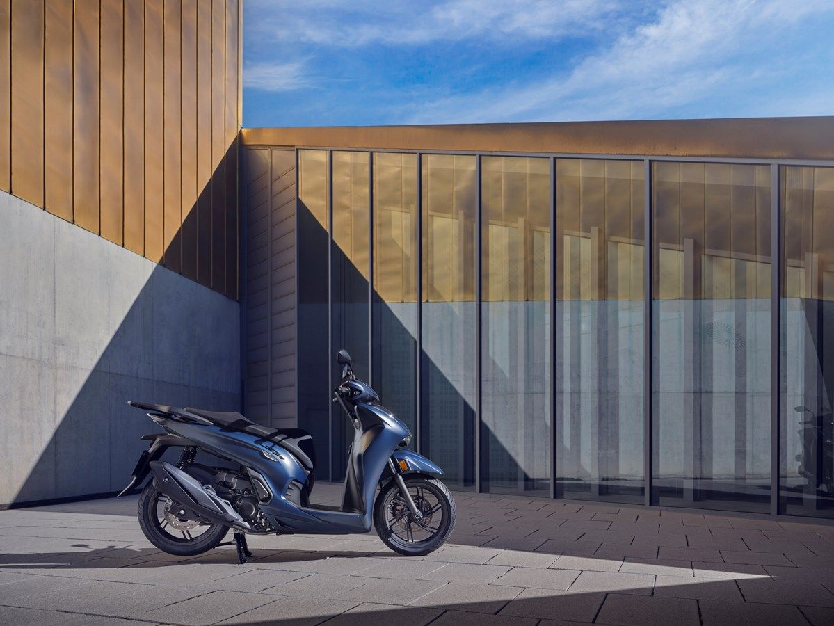 Honda SH350i 2025 estatica (5)
