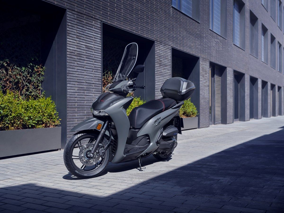 Honda SH350i 2025 estatica (8)