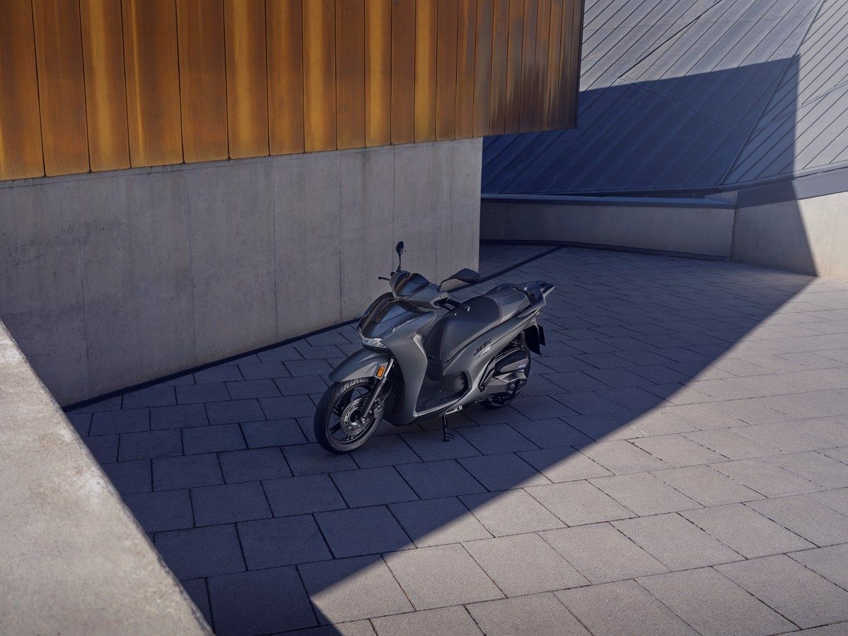 Honda SH350i 2025 estatica (9)