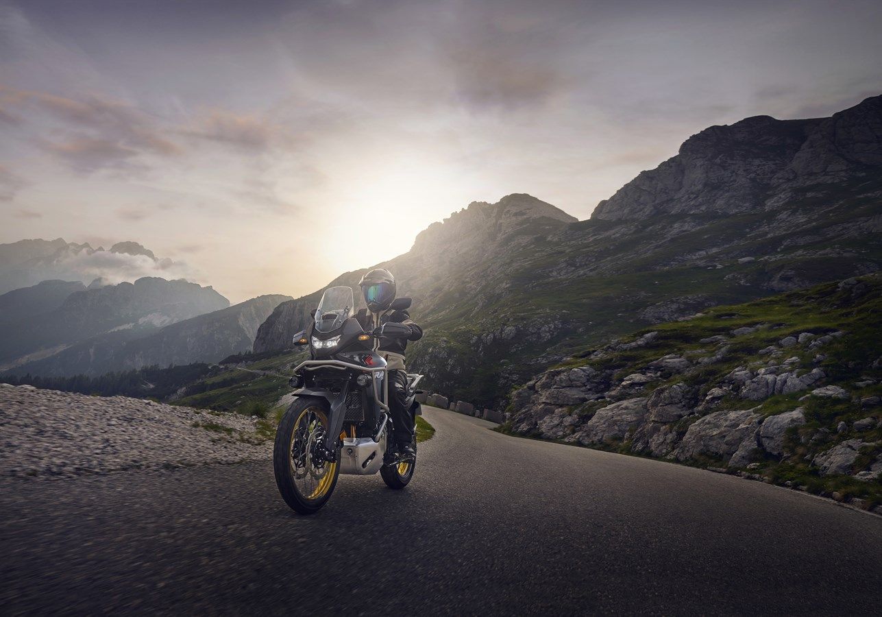 Honda XL750 Transalp 2025 accion (5)