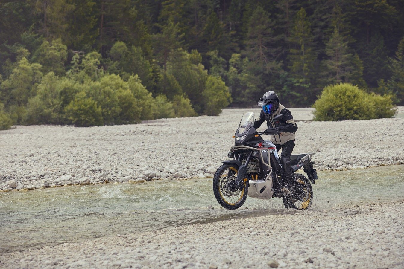 Honda XL750 Transalp 2025 accion (6)