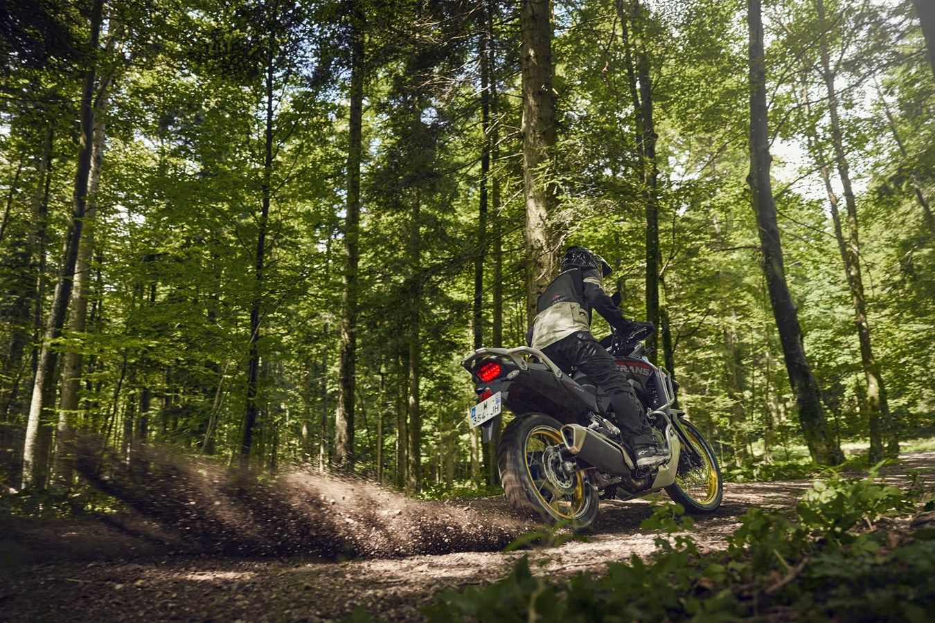 Honda XL750 Transalp 2025 accion (8)