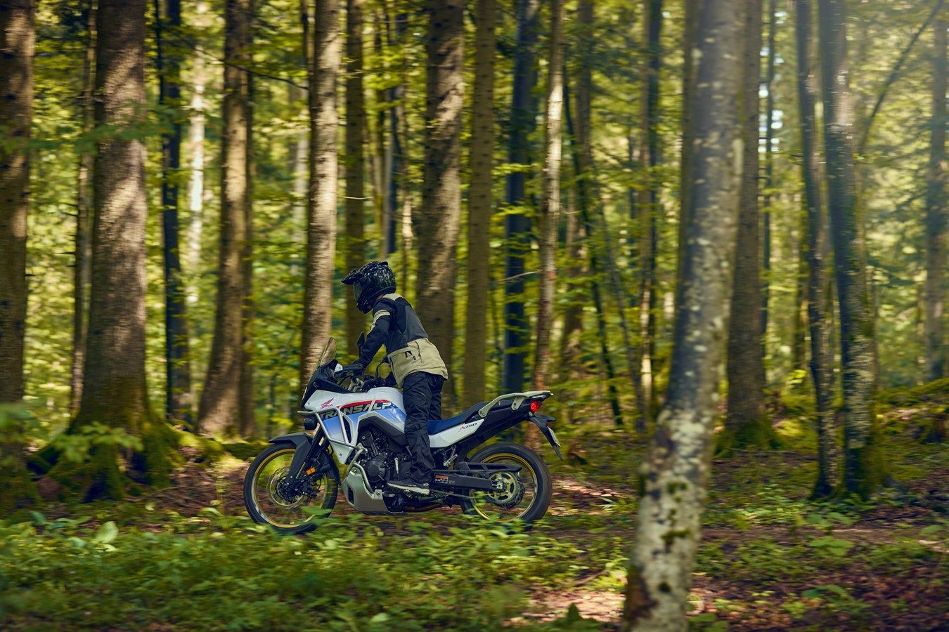 Honda XL750 Transalp 2025 accion (30)