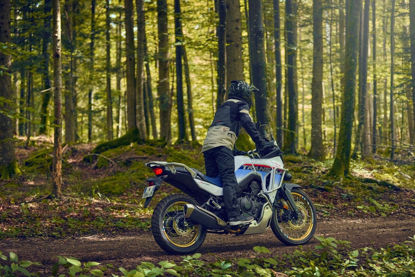 Honda XL750 Transalp 2025 accion (31)